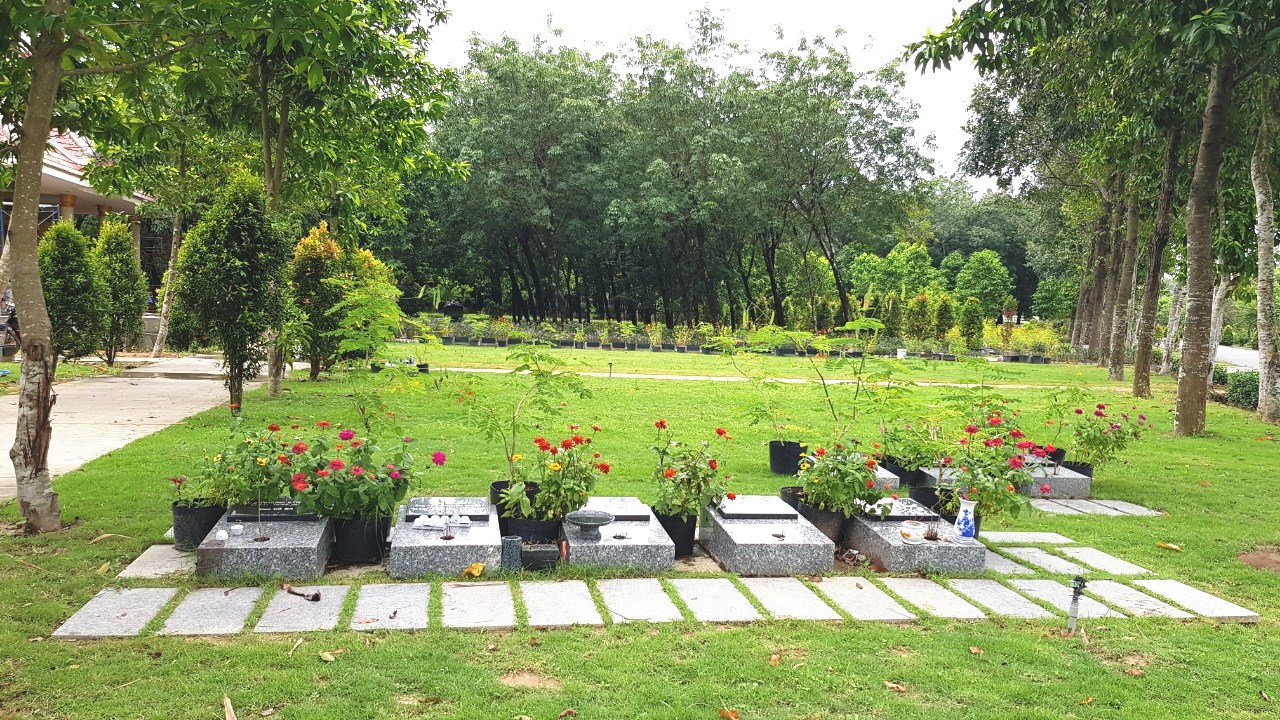 Khu mộ cải táng hoa viên nghĩa trang Bình Dương
